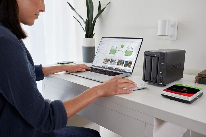 Seagate IronWolf 2 TB interne Festplatte NAS HDD, 3.5 Zoll, 5400 U/Min, CMR, 64 MB Cache, SATA 6 GB/