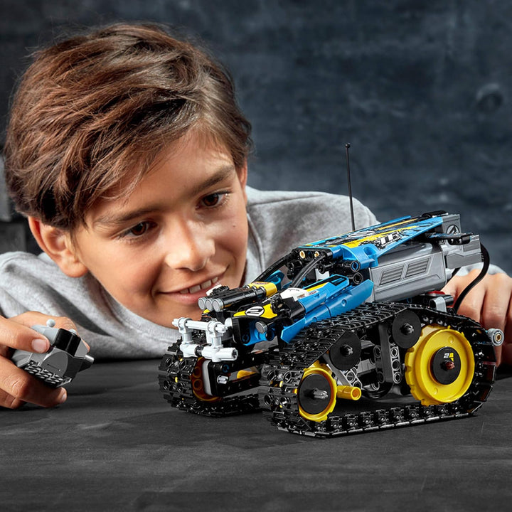 LEGO Technic 42095 - Ferngesteuerter Stunt-Racer Bauset (324 Teile)