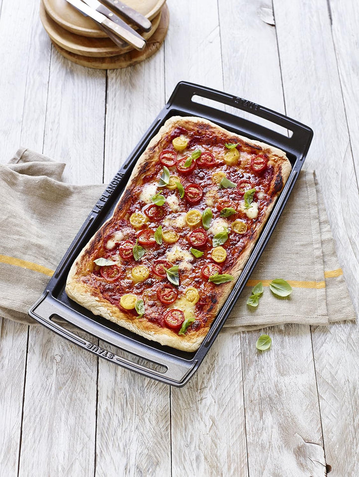 Staub 1003954 Plancha, Induktionsgeeignet, Gusseisen, Schwarz, 38 cm, 47.3 x 25 x 4.2 cm, 1 Einheite