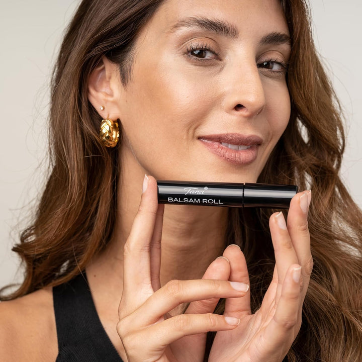 Tana Balsam Dark – getönte Wimpernpflege & Augenbrauenpflege mit Bienenwachs – Styling & Pflege in e