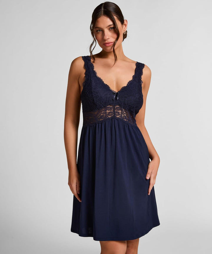 Hunkemöller Damen Slipdress Nora Lace Schwarz XXS XS Maritime Blue, XS Maritime Blue