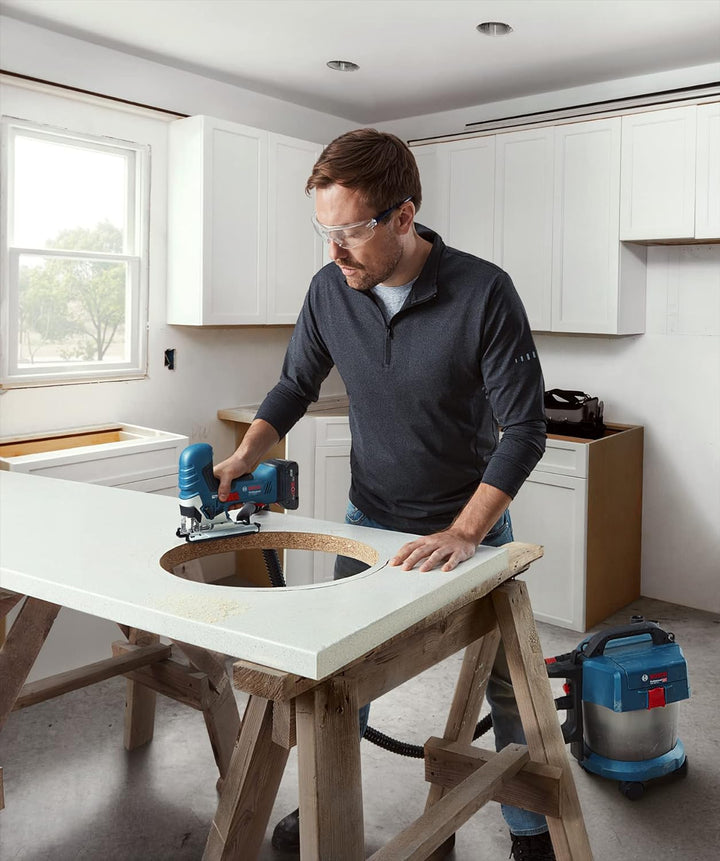 Bosch Professional 18V System Akku-Stichsäge GST 18V-125 S (ideal für Kurven- und Abschnitte, SDS-Sä