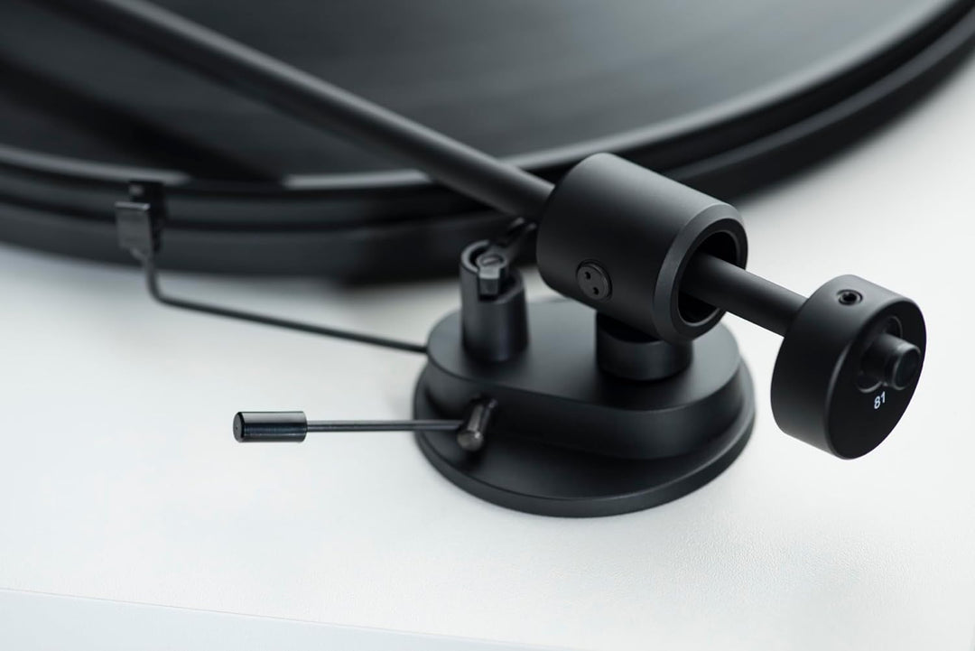 Pro-Ject Primary E Phono, Audiophiler Plug&Play Plattenspieler mit integrierter Phono Vorstufe (Weis