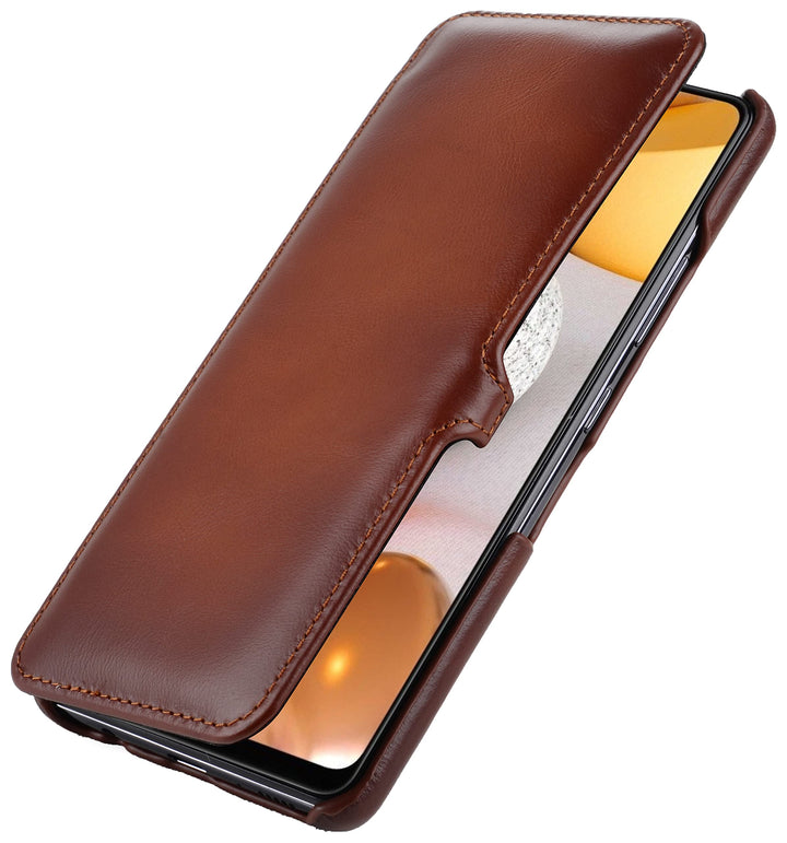 STILGUT Book Case kompatibel mit Samsung Galaxy A42 5G Hülle aus Leder mit Clip-Verschluss, Lederhül