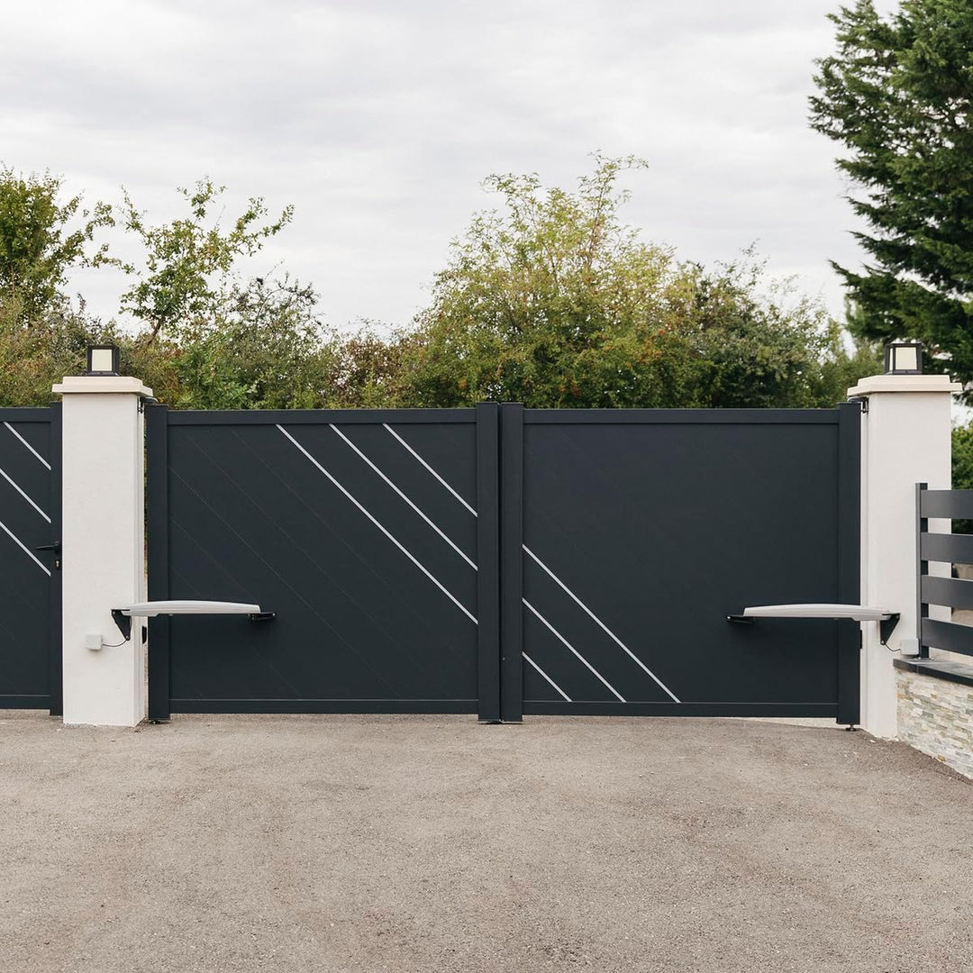 Somfy 1240653 - Drehtorantrieb Exavia Star RTS | für alle Hoftore mit einer Flügelbreite von max. 2,