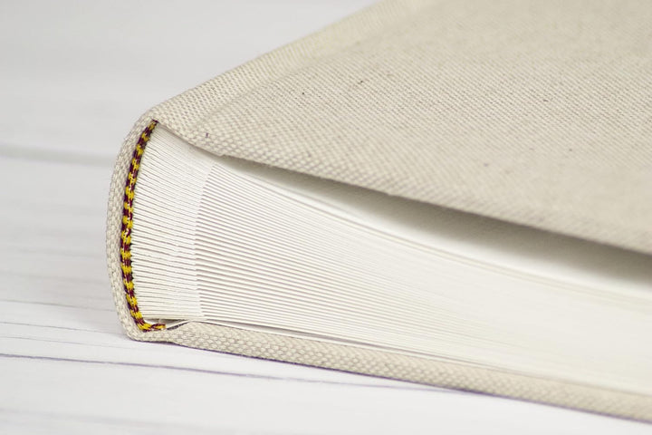 Mareli 31 x 31 cm Einband aus Leinenstoff 80 Seiten mit Seidenpapier Ecru