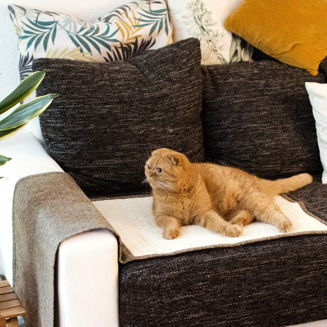Navaris Katzen Kratzmatte Kratzschutz Sofa - Sisal Kratzteppich 130 x 45 cm für Katze - Couch Katzen