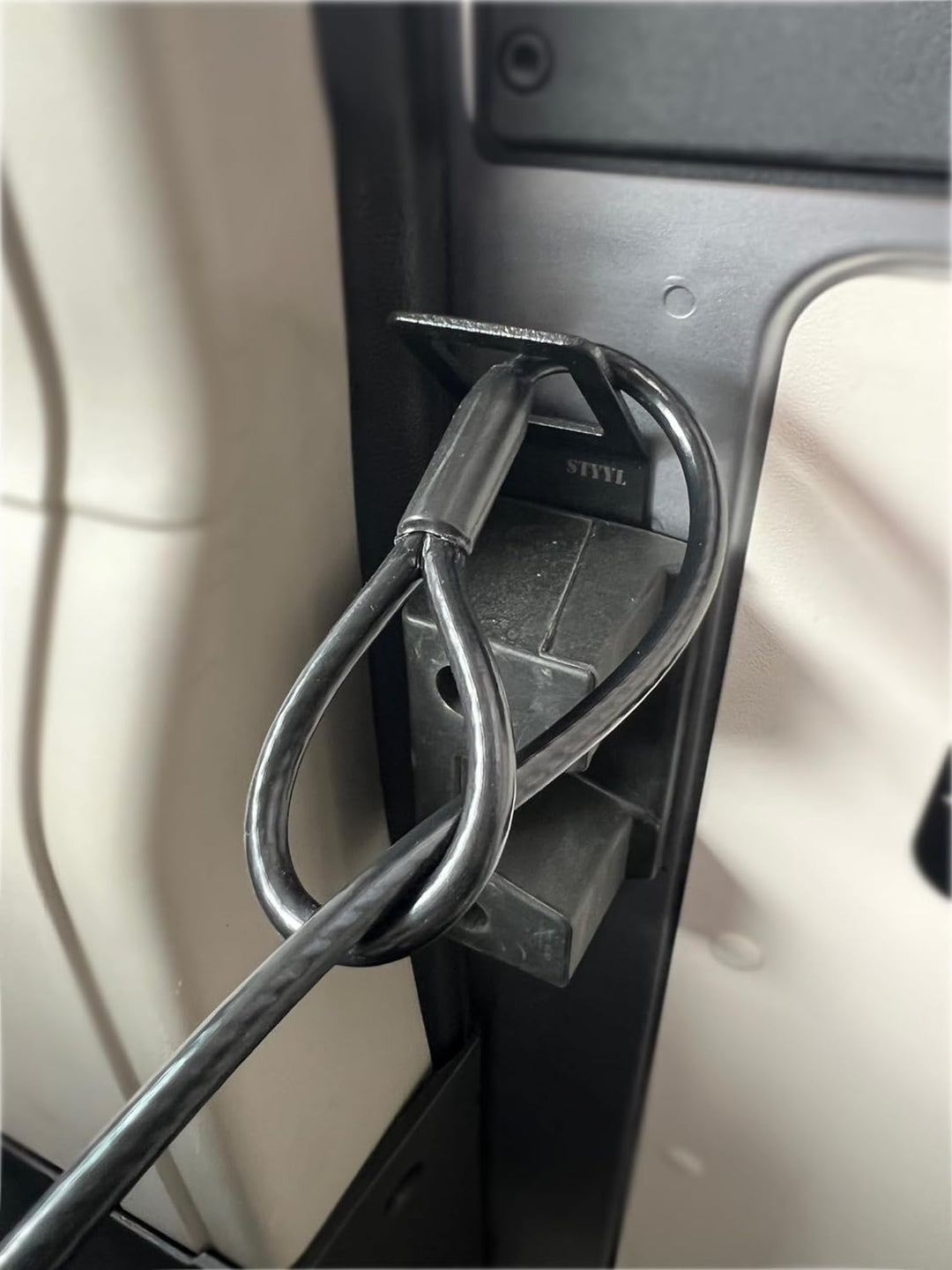 STYYL Slide-Y-Lock die Zusatzsicherung für die Schiebetür passend für Kastenwagen Ducato Jumper Boxe