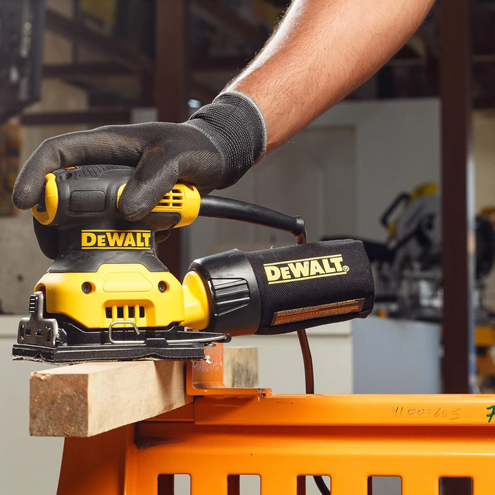 DEWALT DWE6411-GB Exzenterschleifer, 240 V, 1/4 Blatt, Gelb/Schwarz Gelb/Schwarz 230V Einzeln, Gelb/