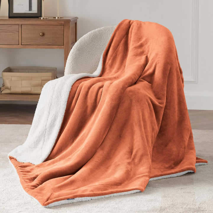 BEDSURE Kuscheldecke Flauschig Orange Sofaüberwurf Decke Sofa Klein als Couchdecke Überwurf und Wohn