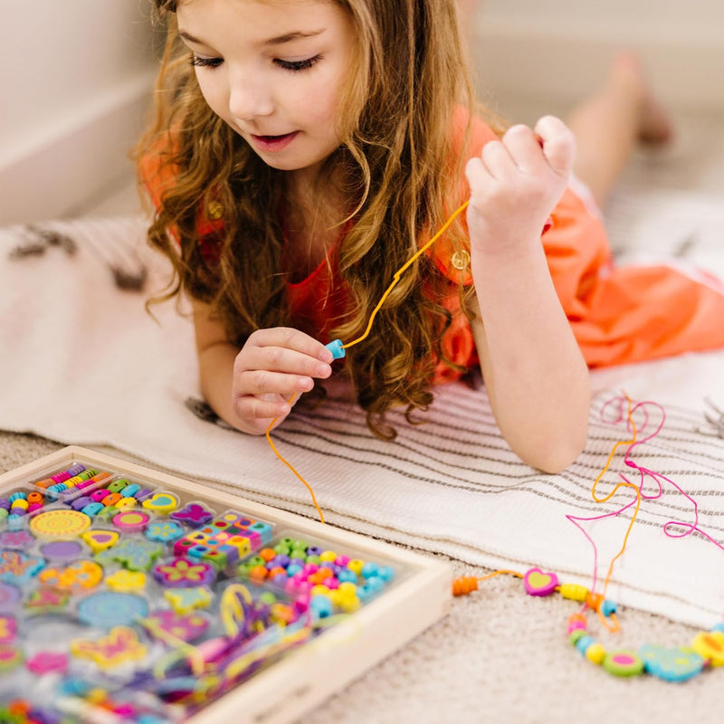 Melissa & Doug Bastelset Mädchen & Jungen | Armbänder & Ketten basteln Mädchen | Perlen zum Auffädel