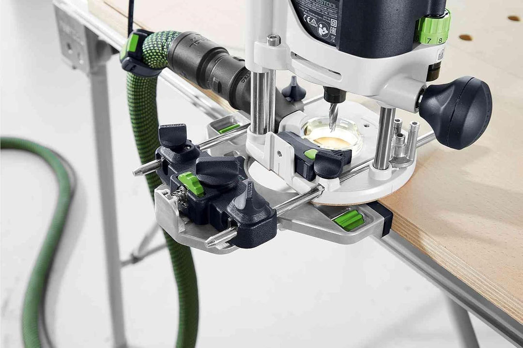 Festool Oberfräse OF 1010 REBQ-Plus (mit Seitenanschlag, Lichtmodul, Spannzange, Gabelschlüssel, plu