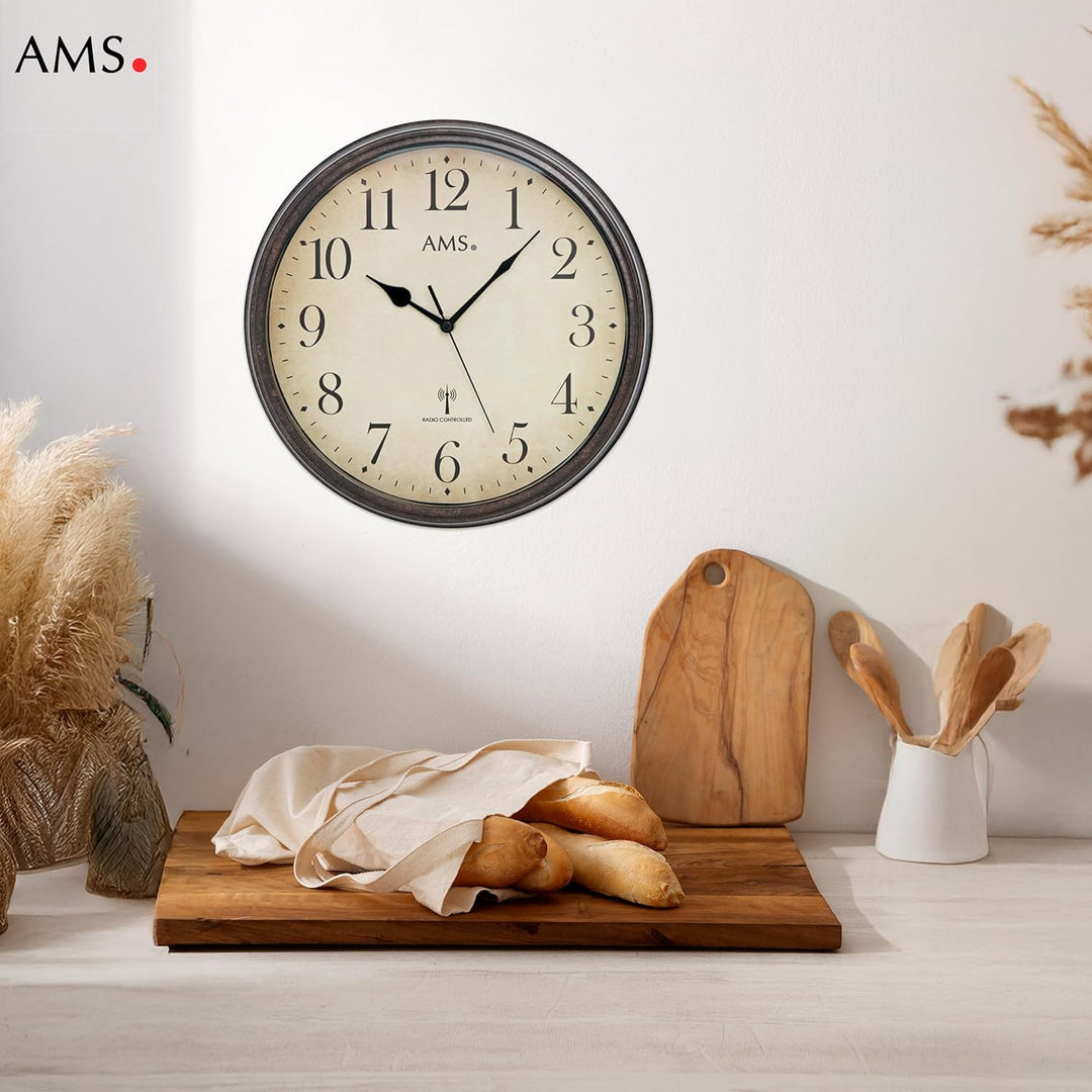 AMS 5962 Wanduhr Funkuhr Wand Vintage Uhr Style Metallgehäuse in antiker Holz-Optik Dekouhr
