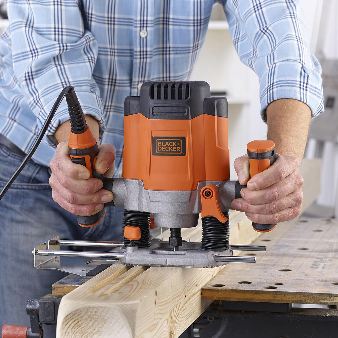 Black+Decker KW1200E 1200W Oberfräse, 28.000 1/min, max. Fäserdurchmesser 38 mm (inkl. 3 Spannzangen
