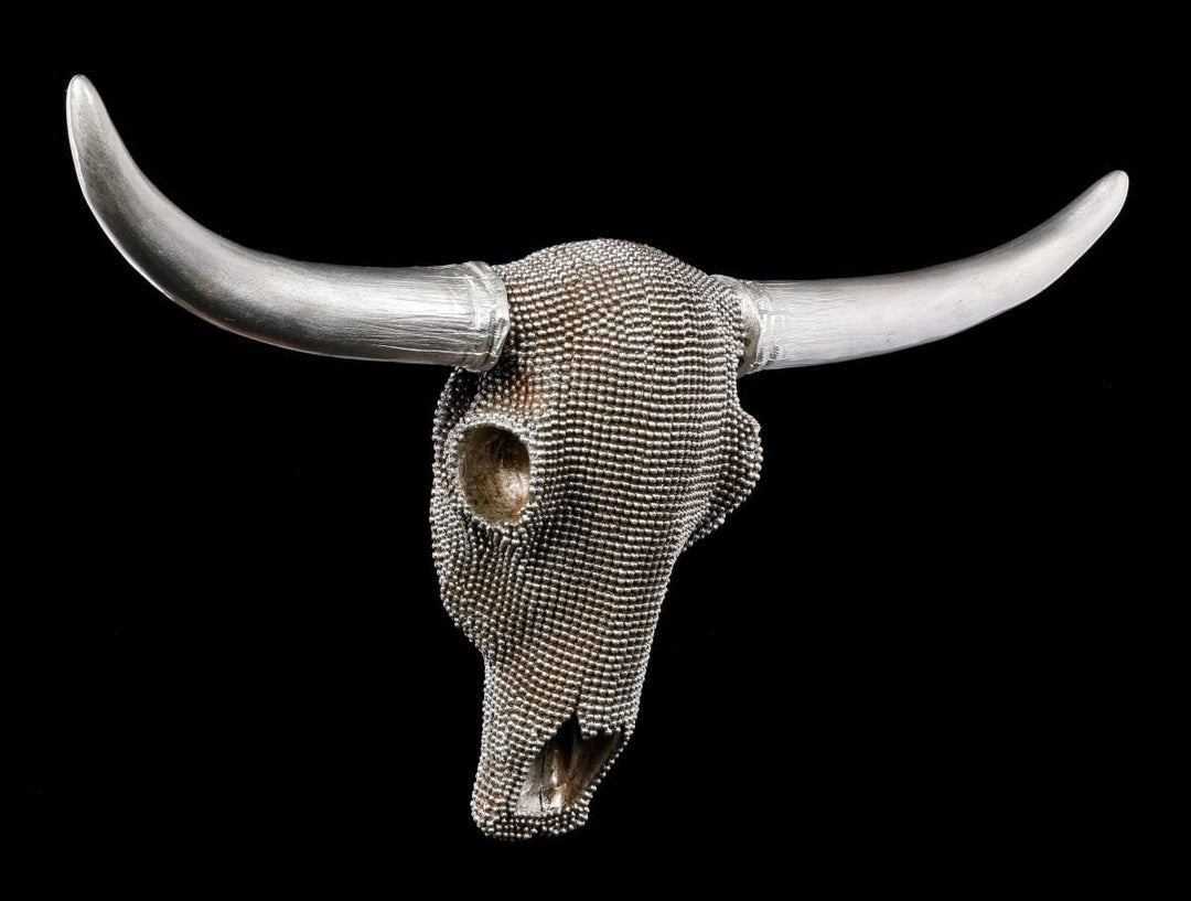Figuren Shop GmbH Wandrelief Büffel-Schädel mit Silber Noppen verziert 46,5 cm | Trophäe Kopf Rind L