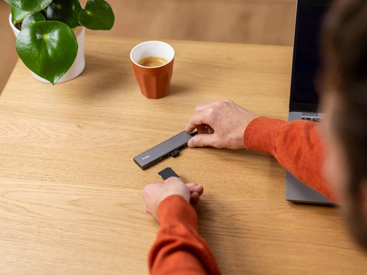 Trust Halyx Schneller USB-C-Hub und Kartenlesegerät, USB 3.2 Gen 1, SD- und Mikro-SD-Kartenlesegerät