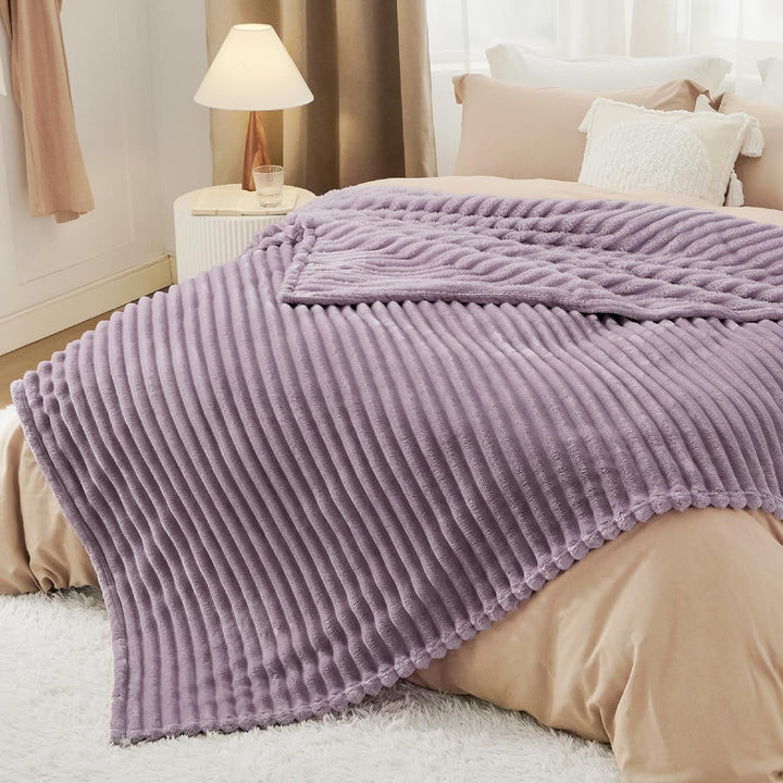 BEDSURE Kuscheldecke für Zimmer Deko - Wolldecke & Fleecedecke, Sofadecke, Weiche Warme Grobe Kordde