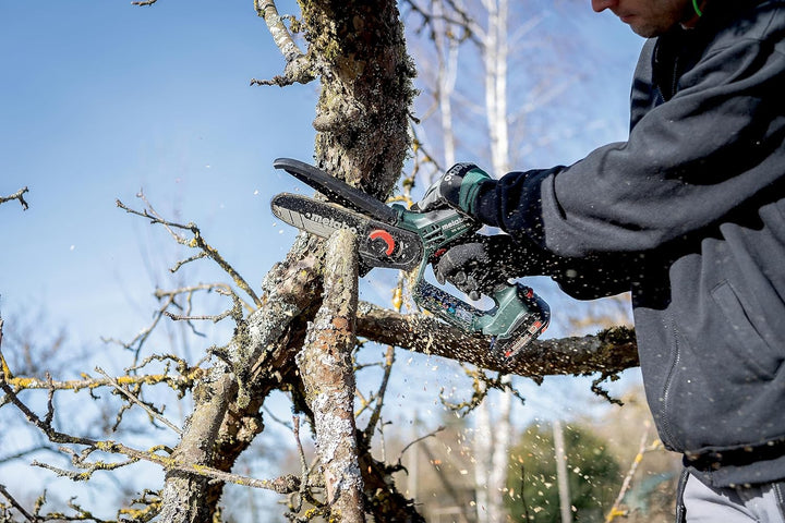 Metabo Akku Gehölzsäge (Holzsäge ohne Akku, kleine Kettensäge 15 cm, ohne metaBox, Gartensäge) 60085