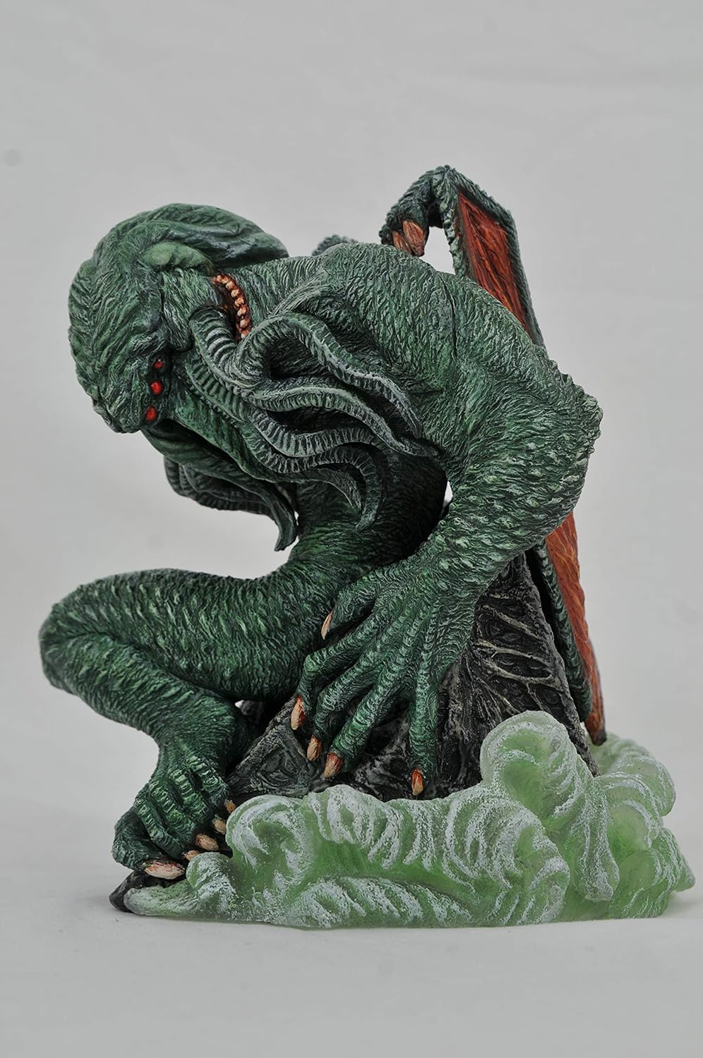 Diamond Select Toys: H.P. Lovecraft's - Cthulhu Gallery Diorama (SEP192500)