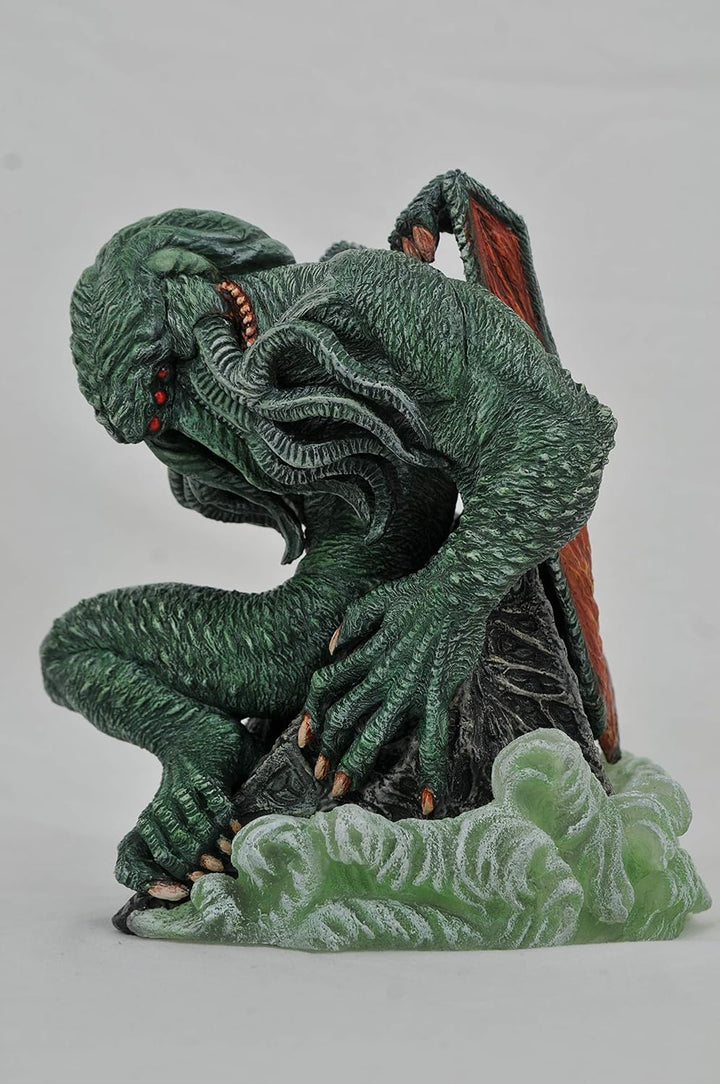 Diamond Select Toys: H.P. Lovecraft's - Cthulhu Gallery Diorama (SEP192500)