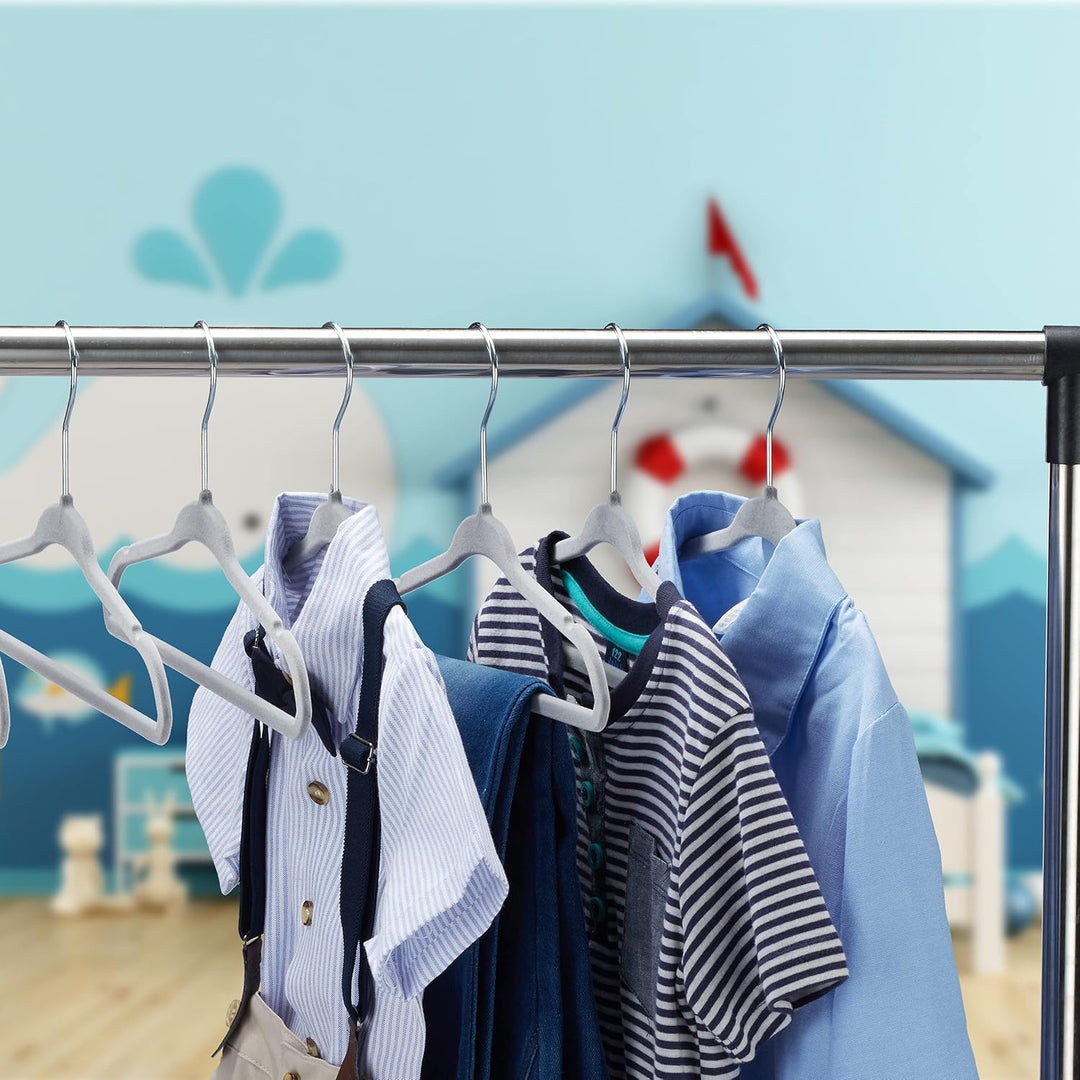 Relaxdays 30er Set Kinderkleiderbügel Samt, rutschfeste Kleiderbügel, Steg & Kerben, für Mädchen & J