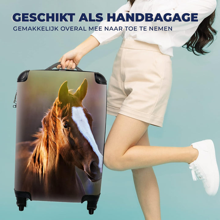 MuchoWow© Koffer Handgepäck Trolley Rollkoffer Kleine Reisekoffer mit 4 Rollen - Pferd - Licht - Man