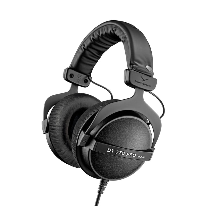 beyerdynamic DT 770 PRO 32 Ohm Over-Ear-Studiokopfhörer in schwarz. Geschlossene Bauweise, kabelgebu