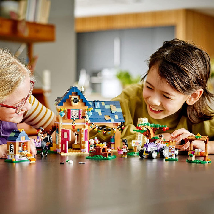 LEGO Friends Organic Farm 41721 Farmyard Building Toy Set for Girls, Boys, and Kids Ages 7+ (826 Pie
