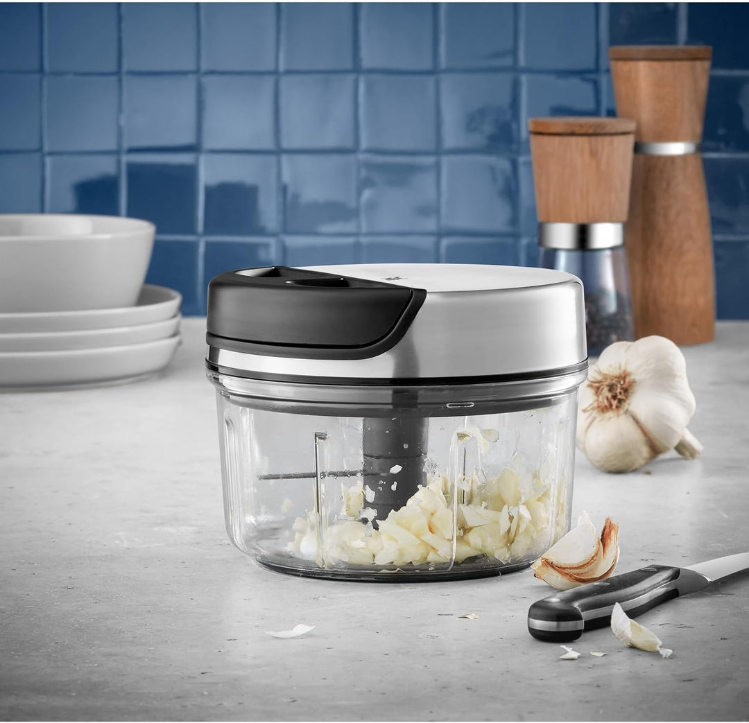 WMF Multi-Zerkleiner 650ml, manuell mit Seilzug, Kunststoff-Mixbehälter, ergonomischer Griff, Gemüse