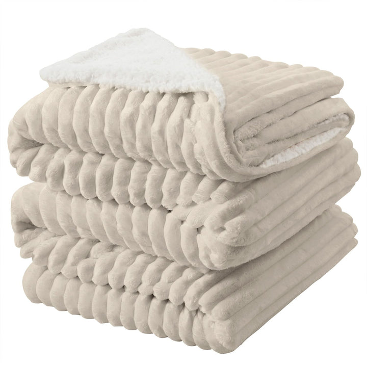 BEDELITE Kuscheldecke Flauschig Decke Gross - Dicke XXL Sherpa Decken Beige 220x240 für Bett, warme