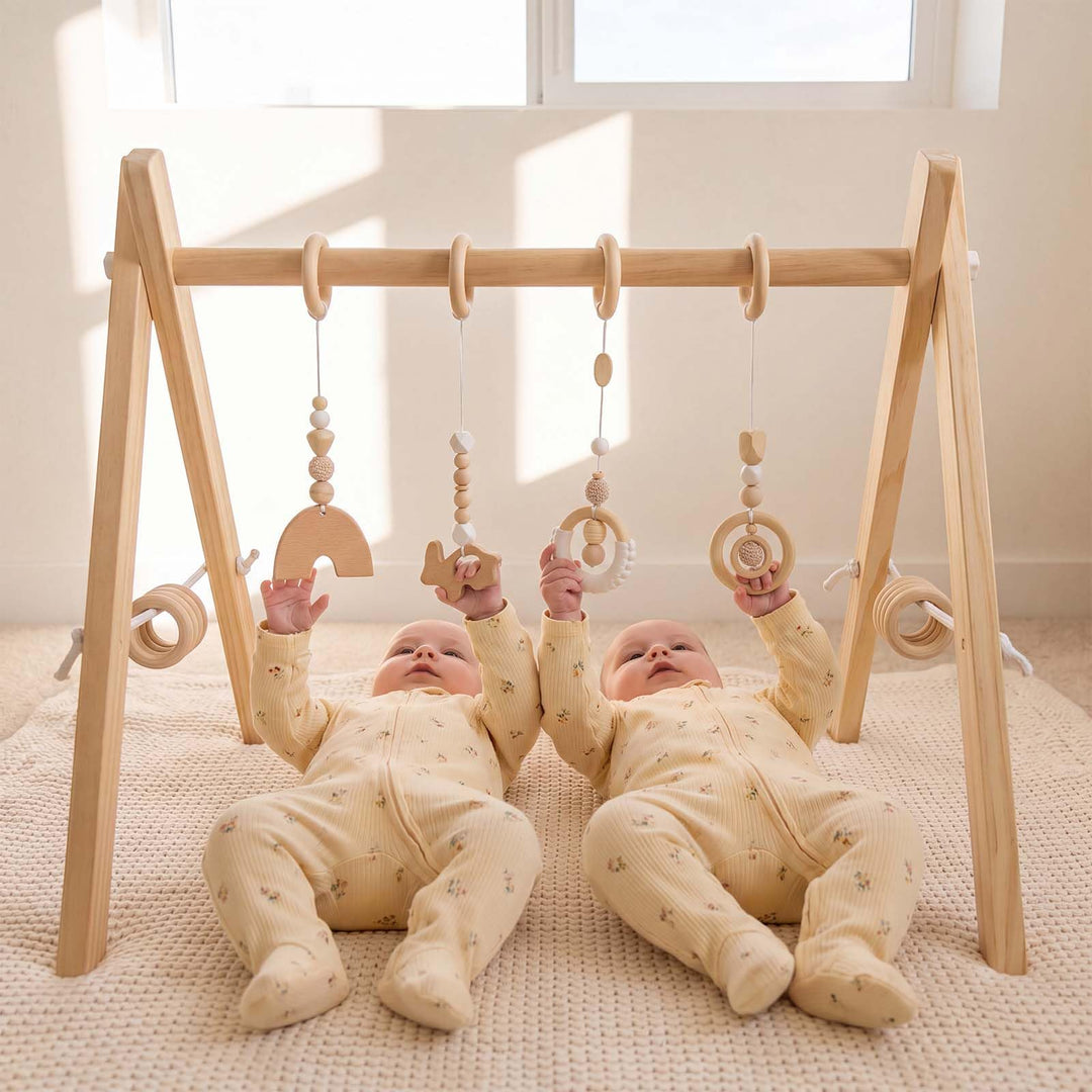 Vicloon Spielbogen Baby Holz, Spieltrapez Baby Spielsachen mit Activity Holz-Spielzeug, Spielbogen T