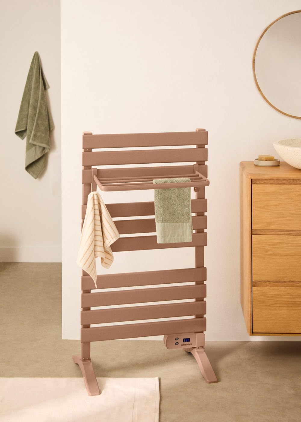 CREATE / WARM Towel 500W / Elektrischer Badheizkörper Mokka mit Standfüssen und Regal / 103x55x5cm /