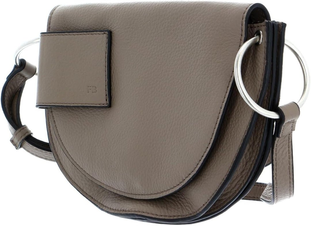 FREDsBRUDER Tasche OLIVIA SADDLE mit Label-Applikationen Einheitsgrösse Muddy Taupe, Einheitsgrösse