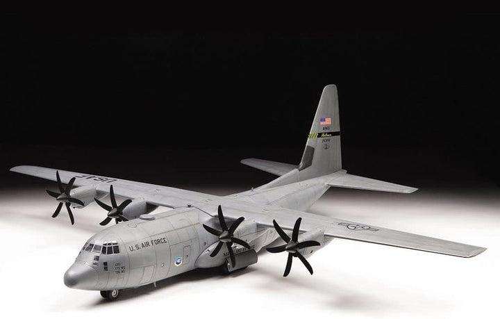 Zvezda 7325 Modellbausatz, Mittel