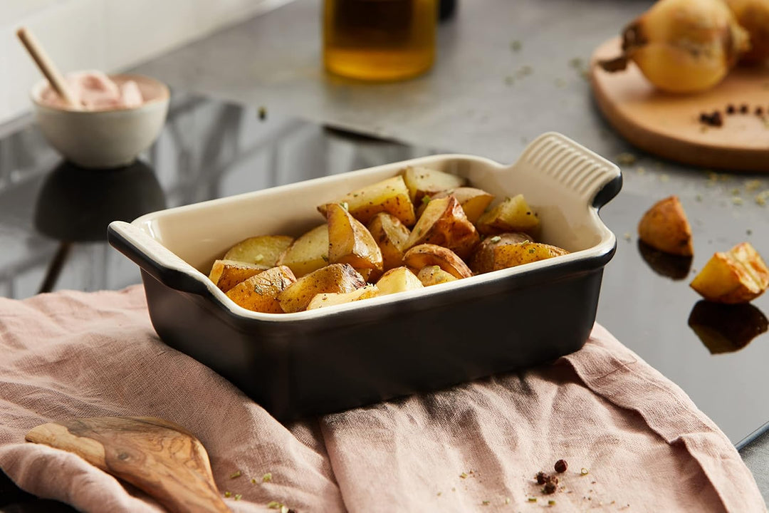 Le Creuset Rechteckige Auflaufform Tradition aus Steinzeug, 19 cm, 1.1 Liter, Schwarz matt, 71102190