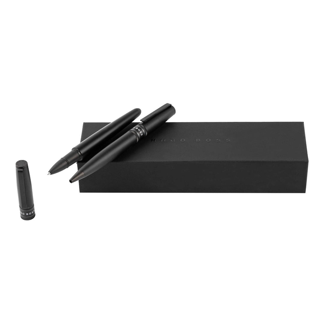 Hugo Boss Illusion Gear Set Tintenroller und Kugelschreiber aus Messing und Chrome in der Farbe Blac