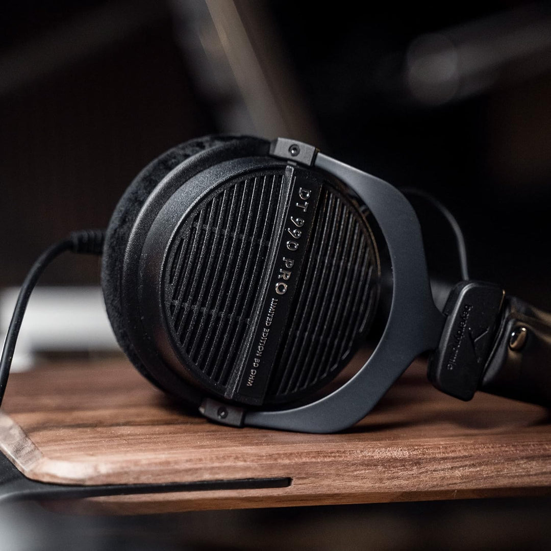 beyerdynamic DT 990 PRO 80 Ohm Black Limited Edition, Studio Kopfhörer mit offener Bauweise, 80 Ohm