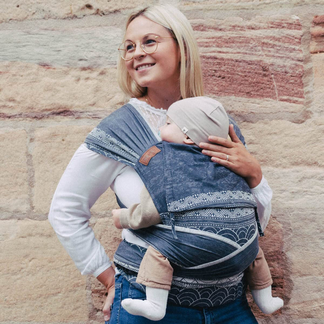 Hoppediz Hop-Tye Advanced - 4-in-1 Babytrage für Neugeborene ab Geburt - Halfbuckle Tragehilfe mit T