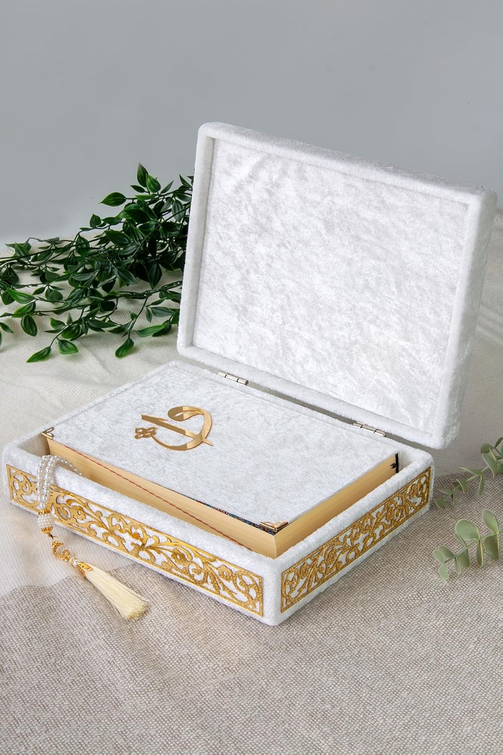 Spezielle elegante Samt bedeckte dekorative Box, Samt überdachter Quran-Buch in Arabisch und Gebetsp