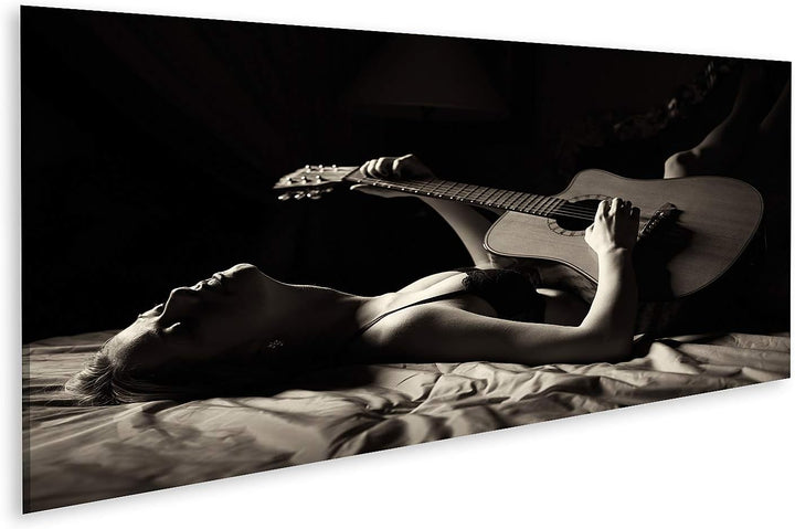 islandburner Bild auf Leinwand Schwarz Weiss Bild Frau Bett Gitarre Bilder Wandbilder Poster Leinwan