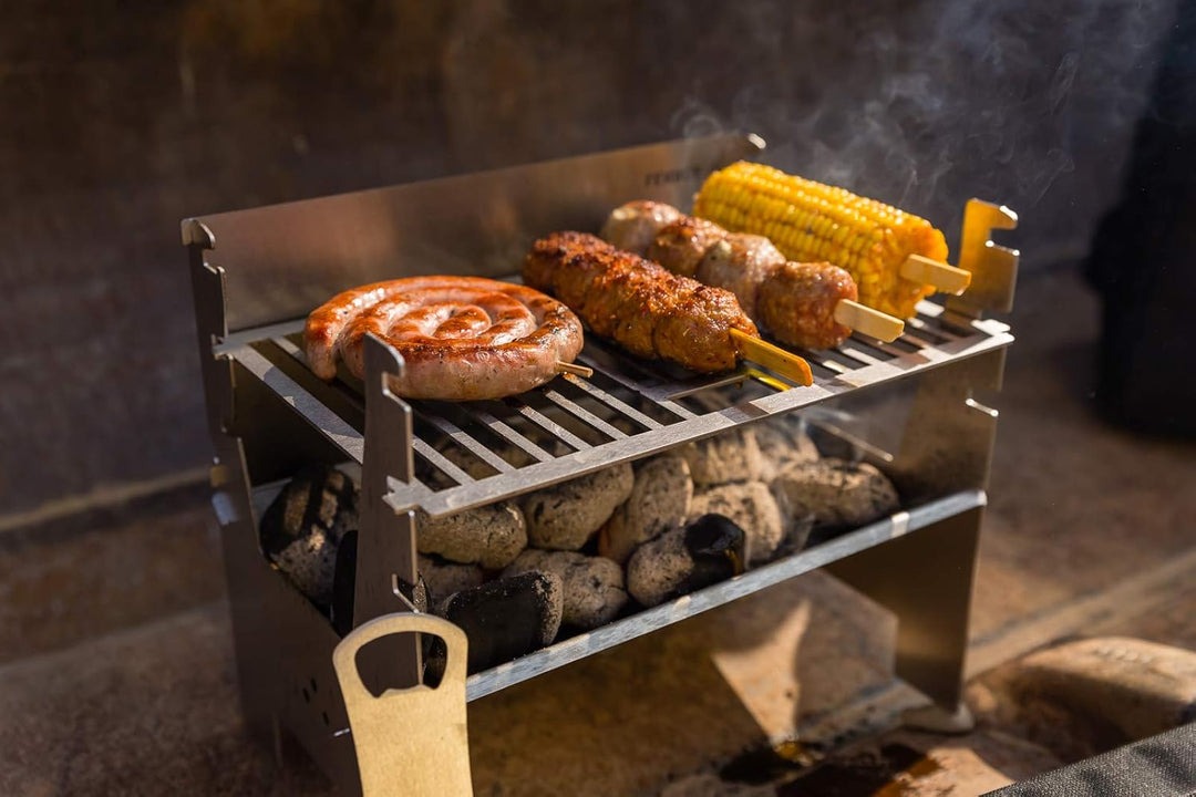 FENNEK Grill light | Mobiler und steckbarer Holzkohle-Grill aus Edelstahl für Camping, Trekking, Van