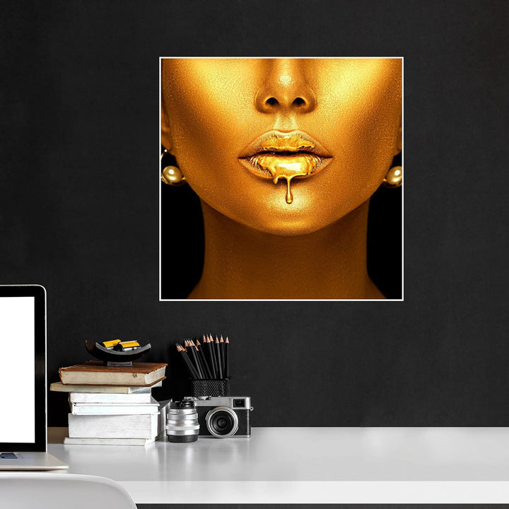 wandmotiv24 Poster als Wanddeko, Grösse 50x50cm, Gold Collection, Frau in Gold, Lippen, Farbe, Schmu