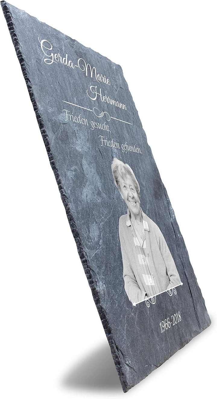 wandmotiv24 Schiefertafel Truer, Gedenktafel Verstorbene Hochformat 20x30cm Personalisiert Name + Da