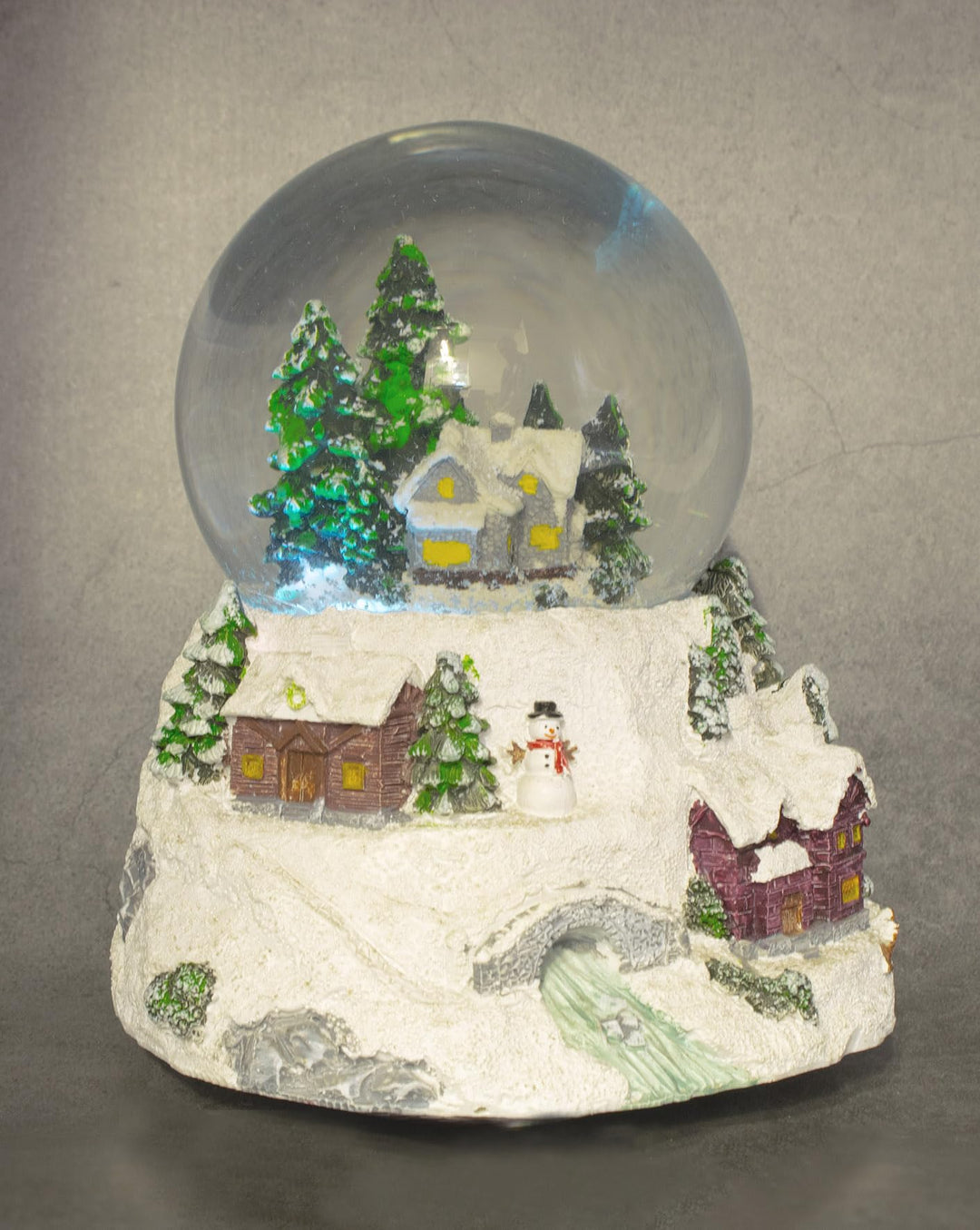 LED Schneekugel Weihnachtsdorf mit Musik - 16 x 14 cm - Weihnachts Spieluhr mit bunter Beleuchtung -