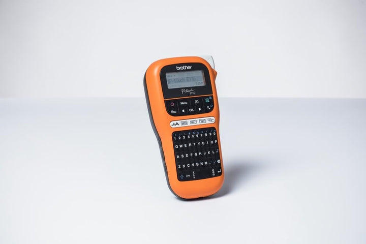 Brother PT-E300VP Industrielles Beschriftungsgerät inklusive Lithium-Ionen Akku, Netzadapter und Tra