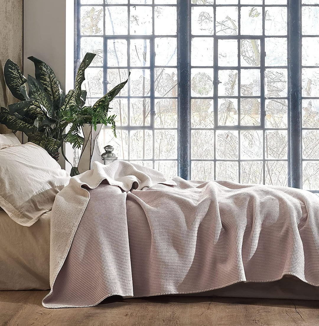 BOHORIA® Kuscheldecke Soft Waffle 110x170cm | Winterdecke flauschig für Sofa, Sessel & Bett | Baum-W