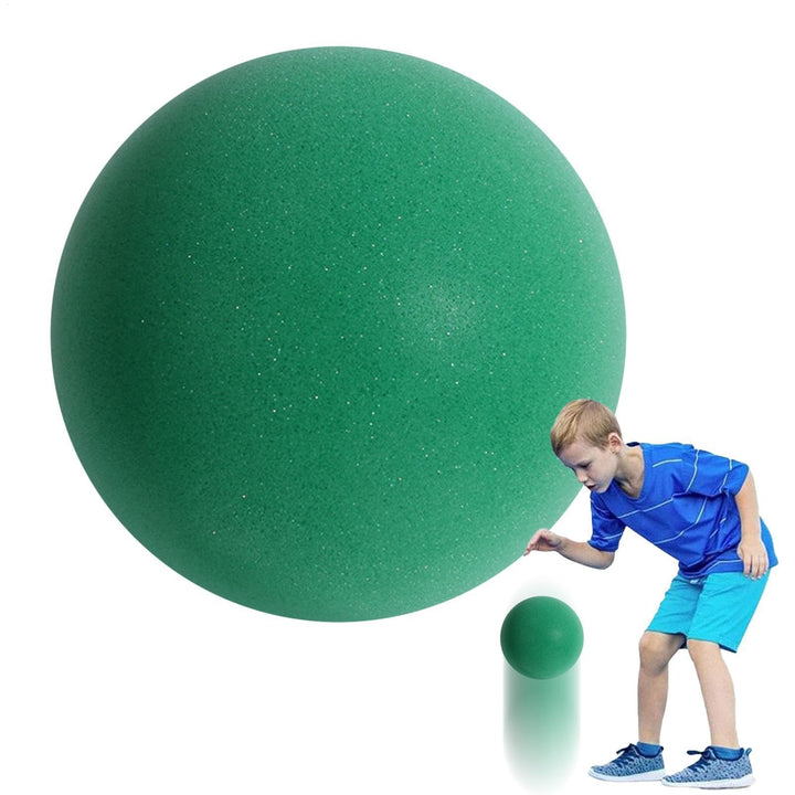 Generisch Leiser Basketball, leiser Indoor-Basketball, leiser Basketball-Dribbling im Innenbereich,