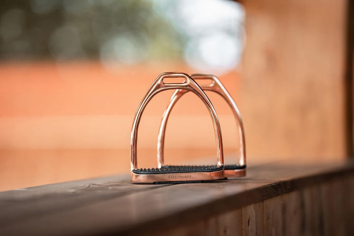 Equinate Steigbügel Luna 10cm Roségold - Mit Anti-Rutsch Trittfläche aus Gummi - Für Erwachsene und