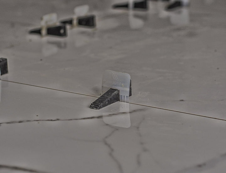 Zuglaschen Nivelliersystem weiss 1mm 500 Stück