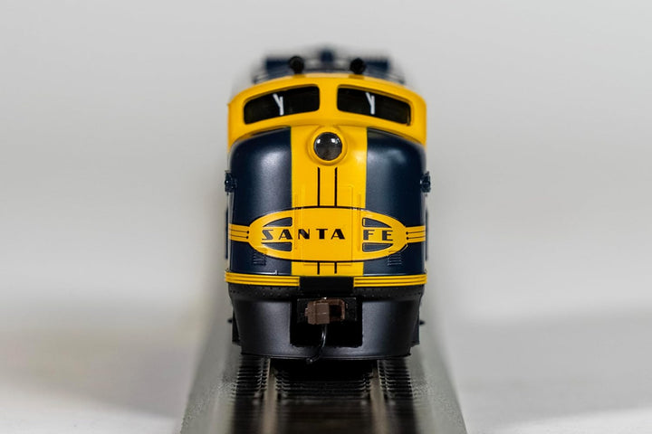 Bachmann Trains - F7A DCC Ready Lokomotive - Santa FE - Blau & Gelb - Ho Scale